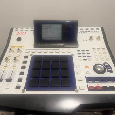 Akai MPC4000 Music Production Center - White