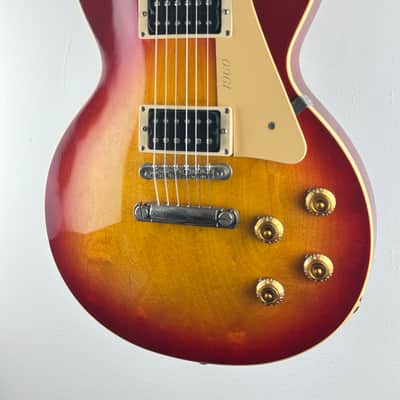 Gibson Les Paul Classic 2001 Heritage Cherry Sunburst Electric Guitar made in USA with case image 2