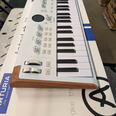 Arturia Astrolab 37 image 3