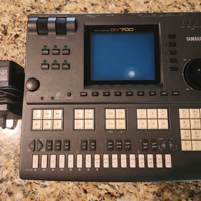 Yamaha QY700 Music Sequencer Workstation with Power Supply