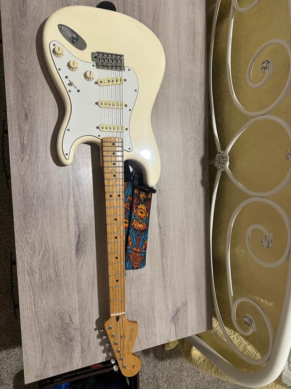 Fender Jimi Hendrix Artist Series Signature Stratocaster 2015 - Present - Olympic White