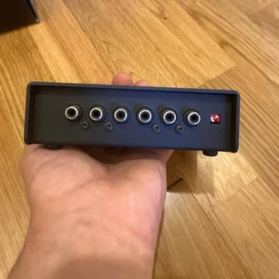 CIOKS AC Rider Link 200/800mA 6-Outlet 9/12v Power Supply 2010s - Black image 2