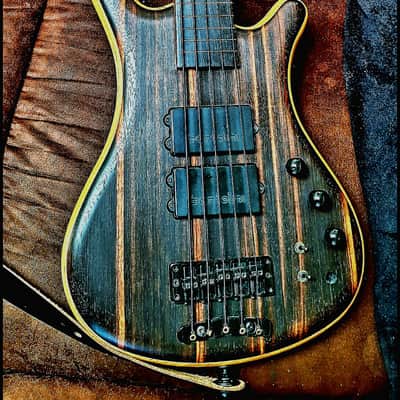 Warwick Limited Edition Corvette SS lined fretless 2009 - Woodgrain image 6