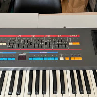Roland Juno 106 s, original chips 80017a, fully restored, calibrated, iconic analog image 5