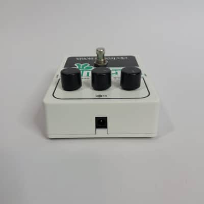 Electro-Harmonix Big Muff Pi with Tone Wicker image 6