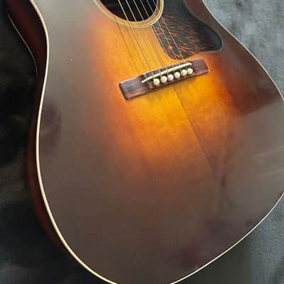 Gibson Jumbo 1934 (first year) - Burst image 2