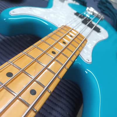 Fender American Professional II Precision Bass V with Maple Fretboard - Miami Blue image 5