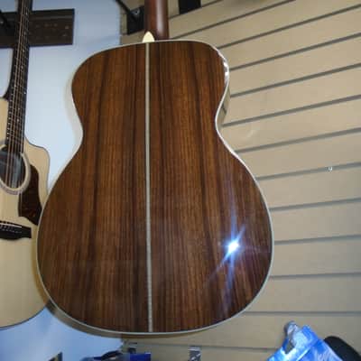 Eastman E20OM-TC w/hard case -store demo image 2
