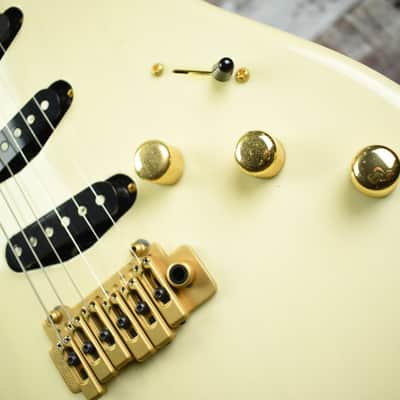 2007 Valley Arts Custom Pro Stratocaster See through blonde image 4