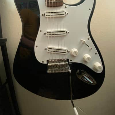 Fender Stratocaster 2000 - Black - Made in Mexico - Upgraded Pickups Seymour Duncan Hotrails image 1