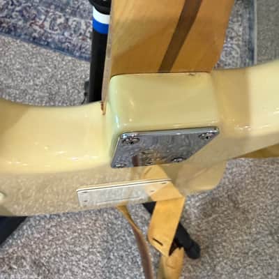 Fender Stratocaster 2001 - American Standard Yellow Maple Neck image 2