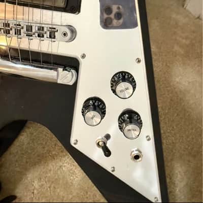 Gibson Flying V 2024 - Black with chrome pick ups image 8