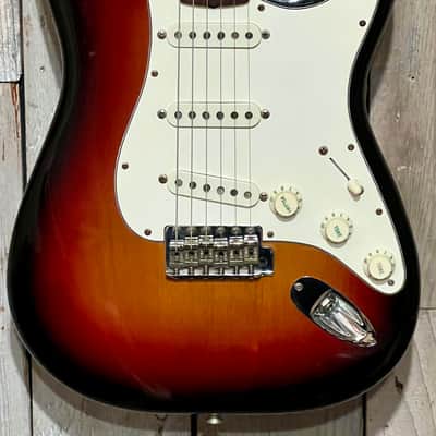 1984 Fender American Vintage Reissue AVRI '62 Stratocaster 3-Tone Sunburst (Fullerton Plant) Includes OHSC & Pro Setup ! image 4