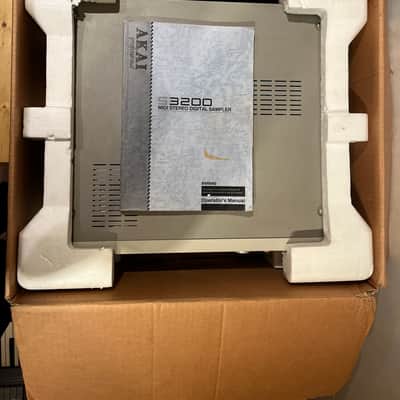 SERVICED Akai S3200 with original M.O. DRIVE & LED SCREEN image 11