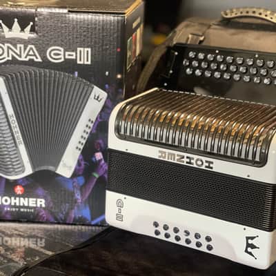 Hohner Corona ll C2 2022 Pearl white image 2