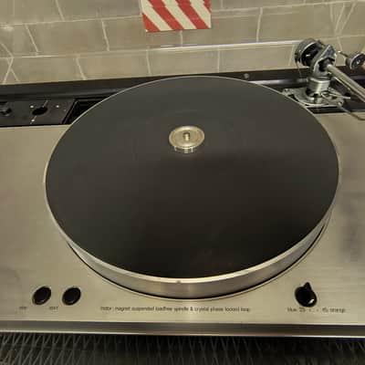 Luxman PD444 Luxman PD444 Direct Drive Turntable (220V) + SME 3009 Tonearm + Grado F-3+ Cartridge & Original Dustcover image 4