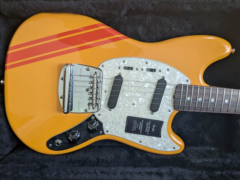 Fender Vintera II '70s Competition Mustang w/HSC