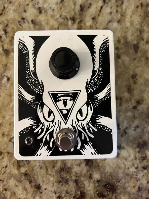 Magic Pedals Dunwich Amps Cthulhu Fuzz 2023 - White image 1