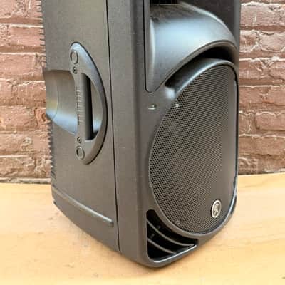Mackie SRM450 v3 12" 1000W High-Definition Powered Loudspeaker (Single); Floor Example image 7