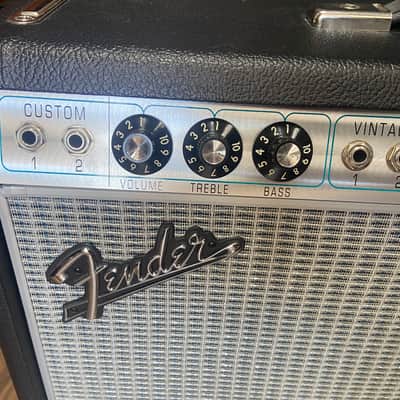 Fender '65 Deluxe Reverb Reissue 22-Watt 1x12" Guitar Combo 1994 - Present - Black image 14