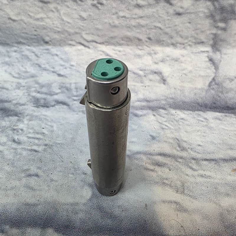 Switchcraft XLR Female to Female Connector image 1