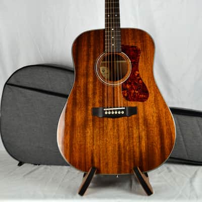 Guild D-120 Dreadnought Acoustic with Guild Soft Case - Natural Gloss image 2