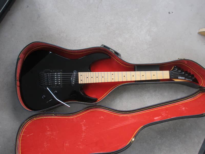 Yamaha RGZ-211M Black Superstrat W/Case RGX-211M | Reverb