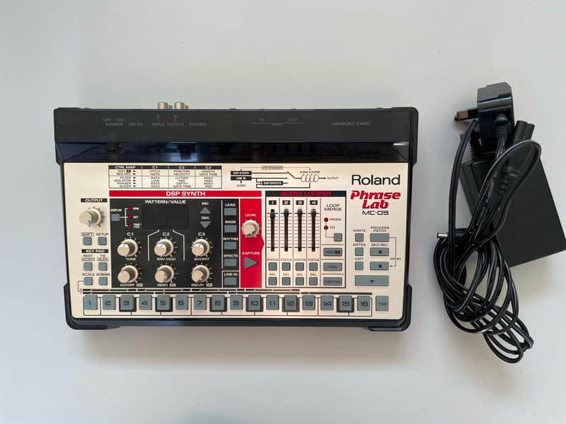 Roland MC-09 Phrase Lab Desktop Synthesizer Module 2002- 2004 - Black and Cream image 1