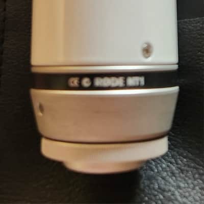 RODE NT-1 Microphone Large Diaphragm Condenser Microphone image 5