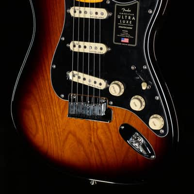Fender American Ultra Luxe Stratocaster 2-Color Sunburst Maple Fingerboard (557) image 1