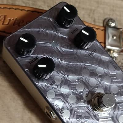 One Control Silver Bee Overdrive image 5