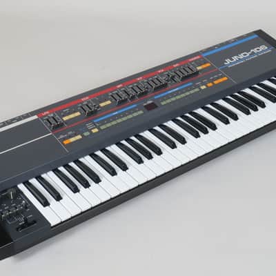 Roland Juno-106 Programmable Polyphonic Synthesizer with 6 new voice chips (serviced) imagen 3