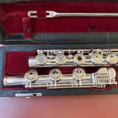 Vintage 1954 W.S Haynes Handmade Solid Silver Flute; with Case image 5