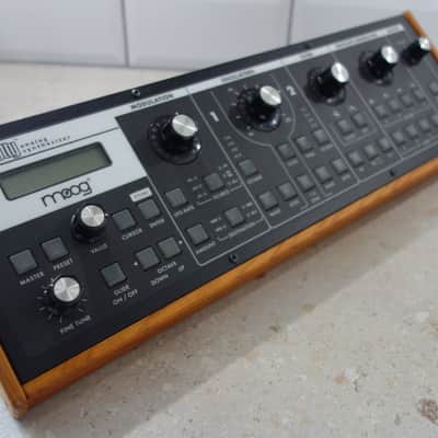 Moog Slim Phatty 2 (with wooden frame) image 7