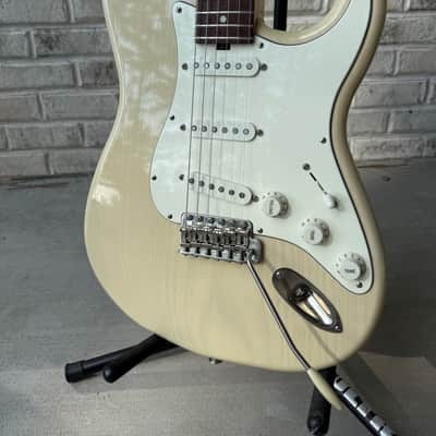 Michael Tuttle Custom Classic S - Mary Kay White Nitro image 2