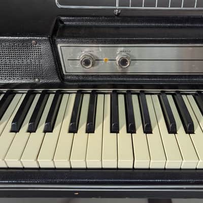 1976 Wurlitzer Model 200A image 4