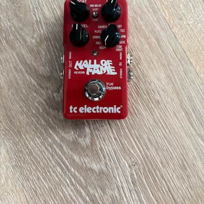 TC Electronic Hall of Fame Reverb 2011 - 2017 - Red image 1