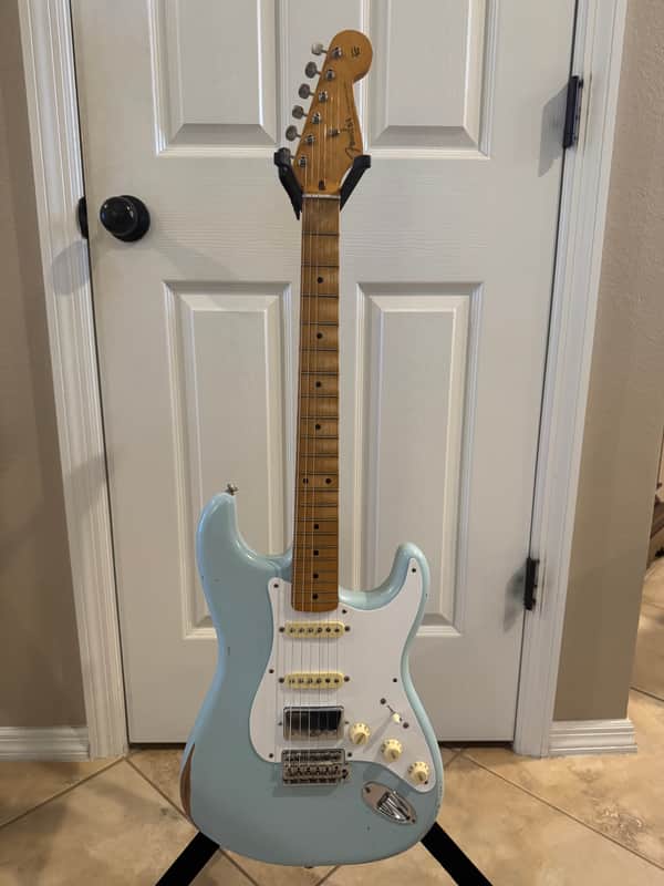 Fender Vintera Road Worn '50s Stratocaster HSS - Sonic Blue