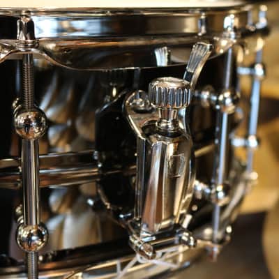 Ludwig 5.5X14 Universal Brass Snare Drum With Triple Flanged Chrome Hoops image 6