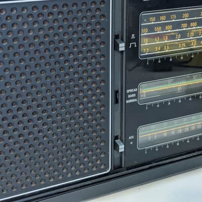 Grundig Satellit 2000 Transistor Radio (1973-75) - Serviced - 110V/220V & Battery Operated - World Receiver image 12