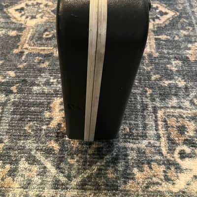 Fender Vintage Molded Hardshell Case for Strat or Tele 70s-80s - Black image 17