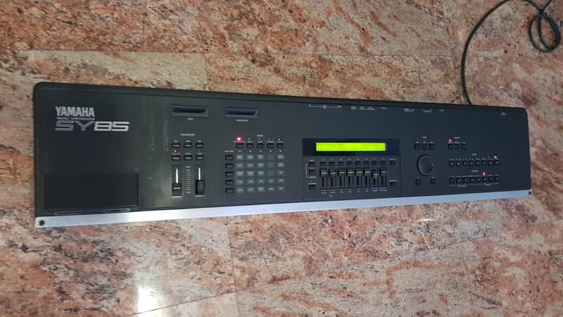 Yamaha SY85 Synthesizer 1992 - Black
