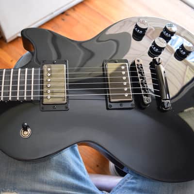 Gibson Les Paul Studio Dark 2022 limited edition, Factory soft case & paperwork image 12