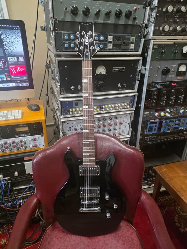 Daisy Rock Elite Solidbody Electric Guitar 2006 - Black image 1