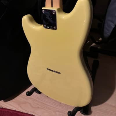 Fender Duo-Sonic HS Special Edition MIM 2018 - Canary Diamond image 6