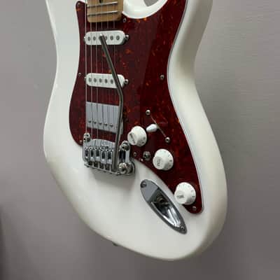 G&L Legacy HSS 2018 - Alpine White **6.65 lbs** image 4