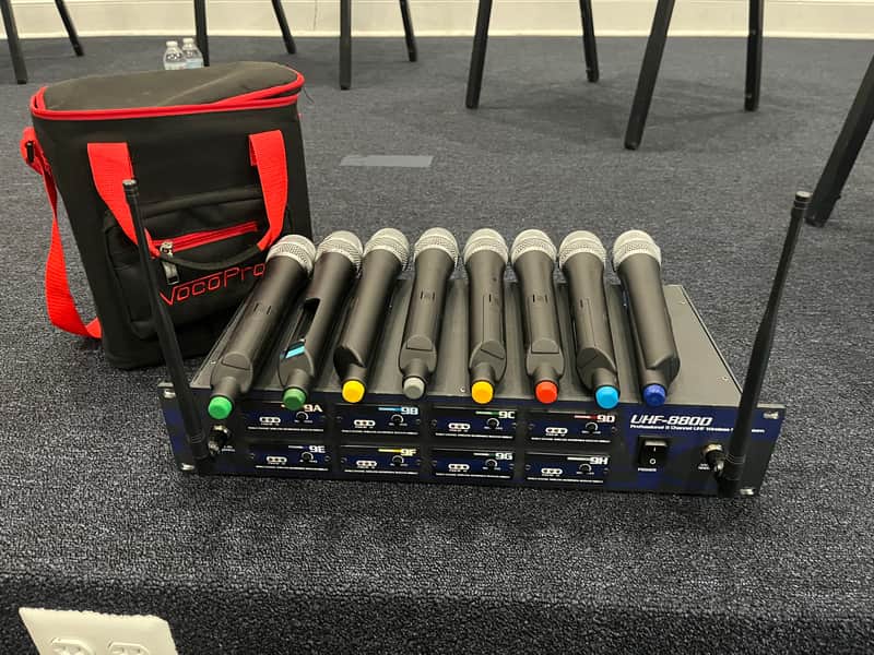 VocoPro UHF-8800 8 Channel Wireless Hand Held Mic System image 1