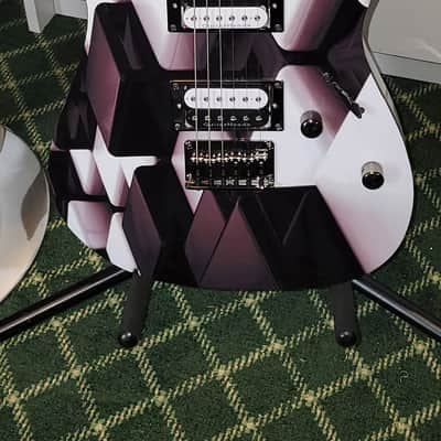 Ibanez  rg2ex2   Custom/White and Black image 2