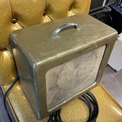 Magnatone Varsity Model 108 8-Watt 1x8" Guitar Combo 1950s - Mother of Toilet Seat, recently restored image 2