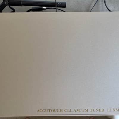 Luxman T-4 'ACCUTOUCH' AM/FM Tuner · Stunning Condition w/ Original Box and Manual !!! image 7